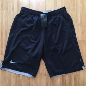 New - Men's L Nike black baseball shorts
